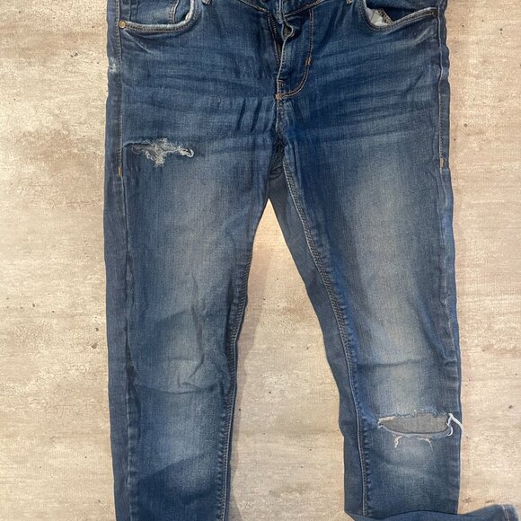 Ripped Blue Jeans- ZARA - Picture 5 of 5